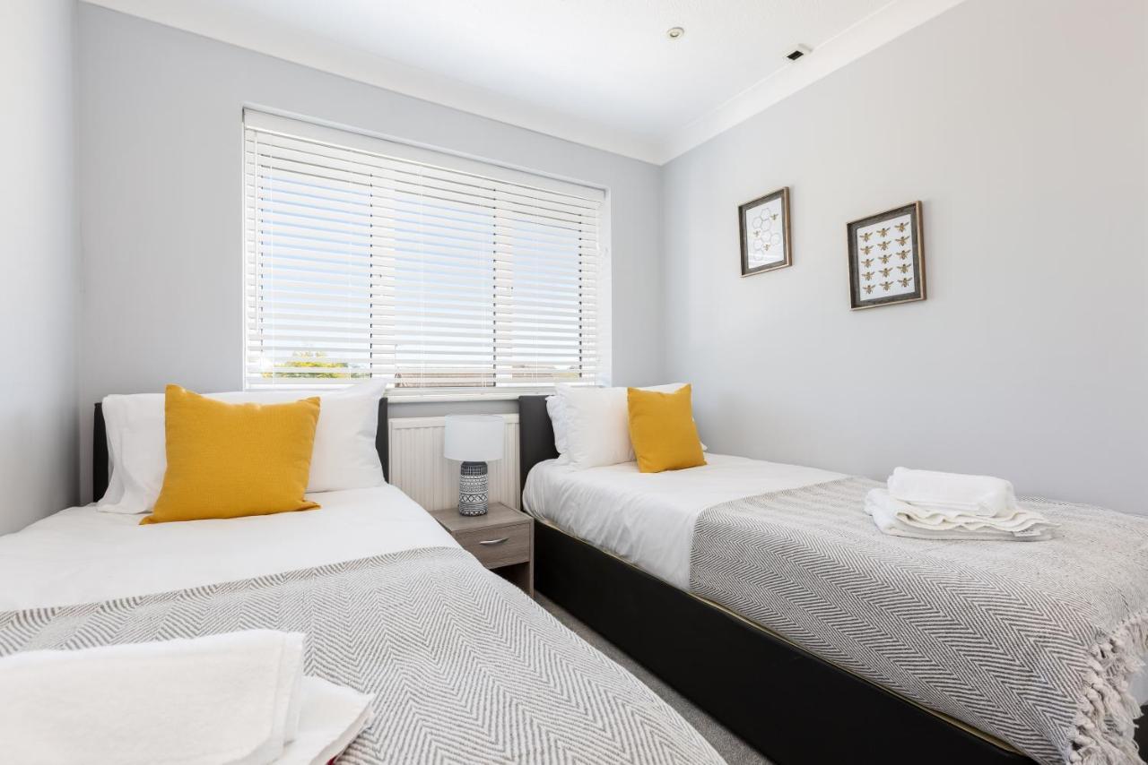 Curlew - 3 Bedrooms Wi-Fi, Parking, Contractors Thornton  Exterior photo